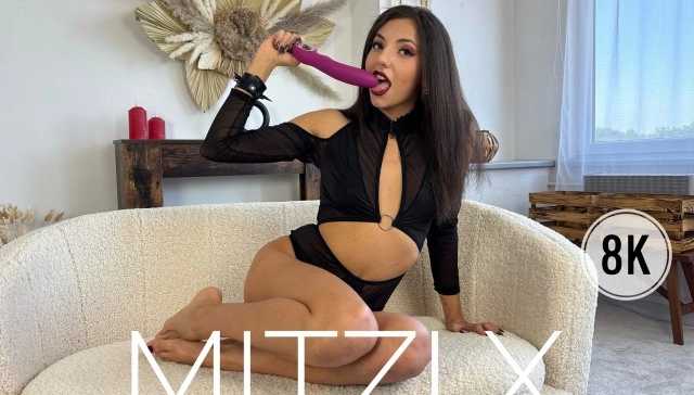 Free 8K VR adult video Mitzi's Pink Toy Fun