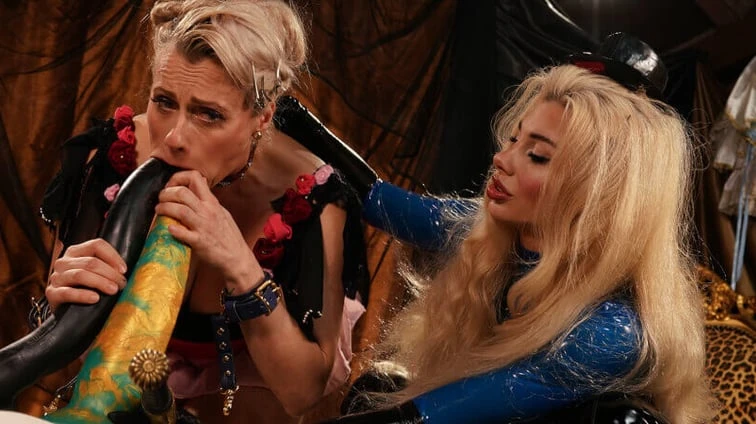 Free 8K VR adult video Dominatrix "Warmup"