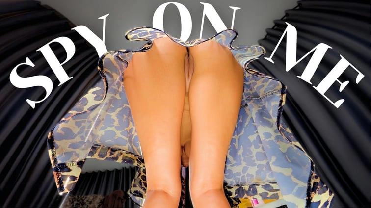 Free 8K VR adult video She Doesnt Know Youre Watching