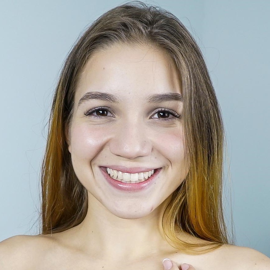 Majo Blonde VR Pornstar